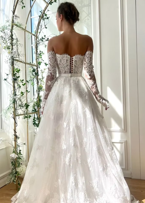 Feminine Floral Lace White Boho Wedding Dress with Detachable Cape