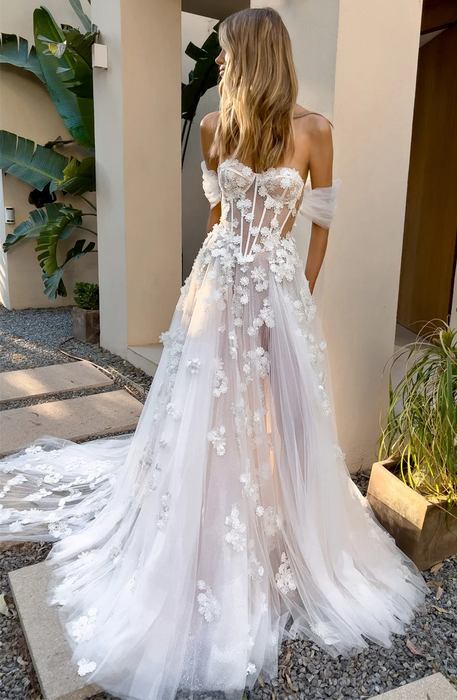 Gorgeous White Causal Beach Boho Wedding Dress with 3D Flower Lace