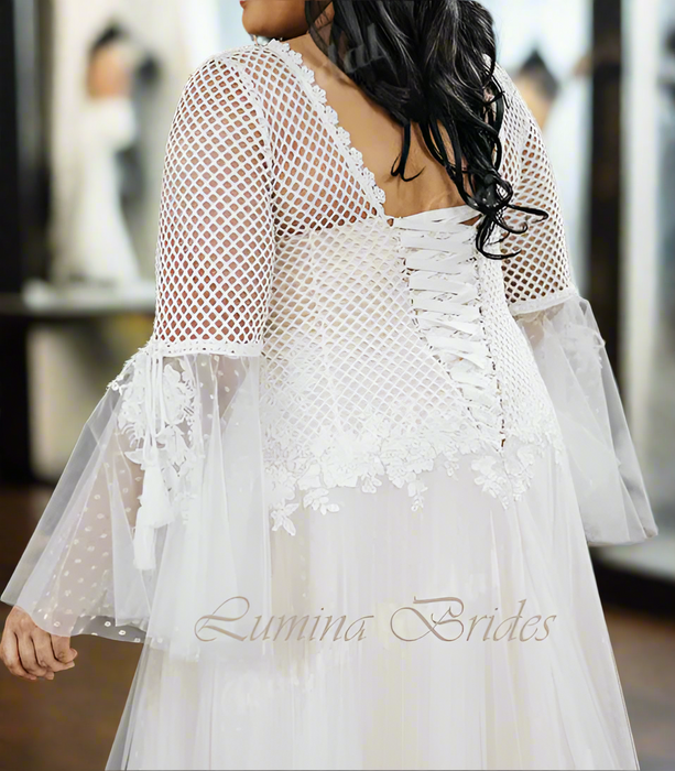 Gorgeous Plus Size Boho Chiffon Wedding Dress with Soft Lace Sleeves